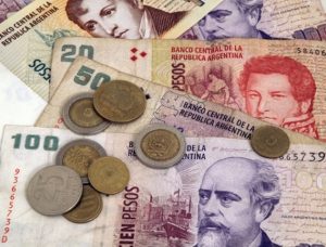 what are the methods to pay online with argentine pesos